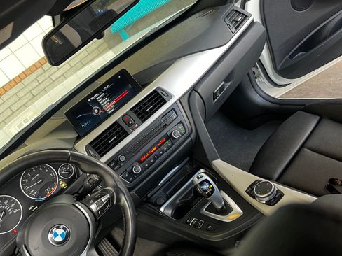Used 2015 BMW 320i Sedan RWD image 11