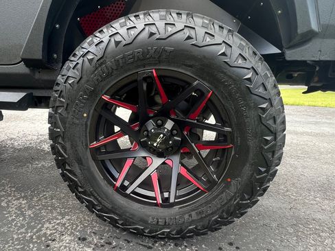 Used 2020 Jeep Wrangler Unlimited Sahara w/ Uconnect 4C Nav & Sound Group image 13