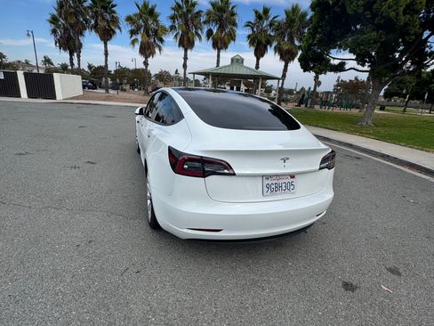 Used 2023 Tesla Model 3 Standard Range image 12