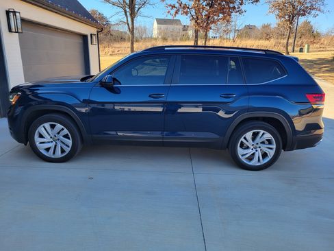 Used 2021 Volkswagen Atlas SE image 1