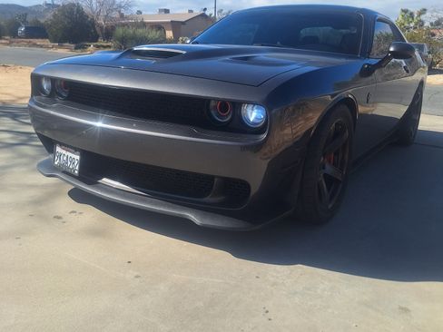 Used 2016 Dodge Challenger SRT Hellcat image 2