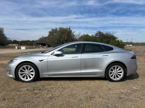 Used 2018 Tesla Model S 75D image 4