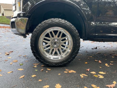 Used 2020 Ford F150 Lariat image 6