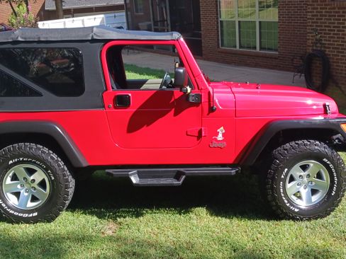 Used 2006 Jeep Wrangler Unlimited AWD/4WD image 8