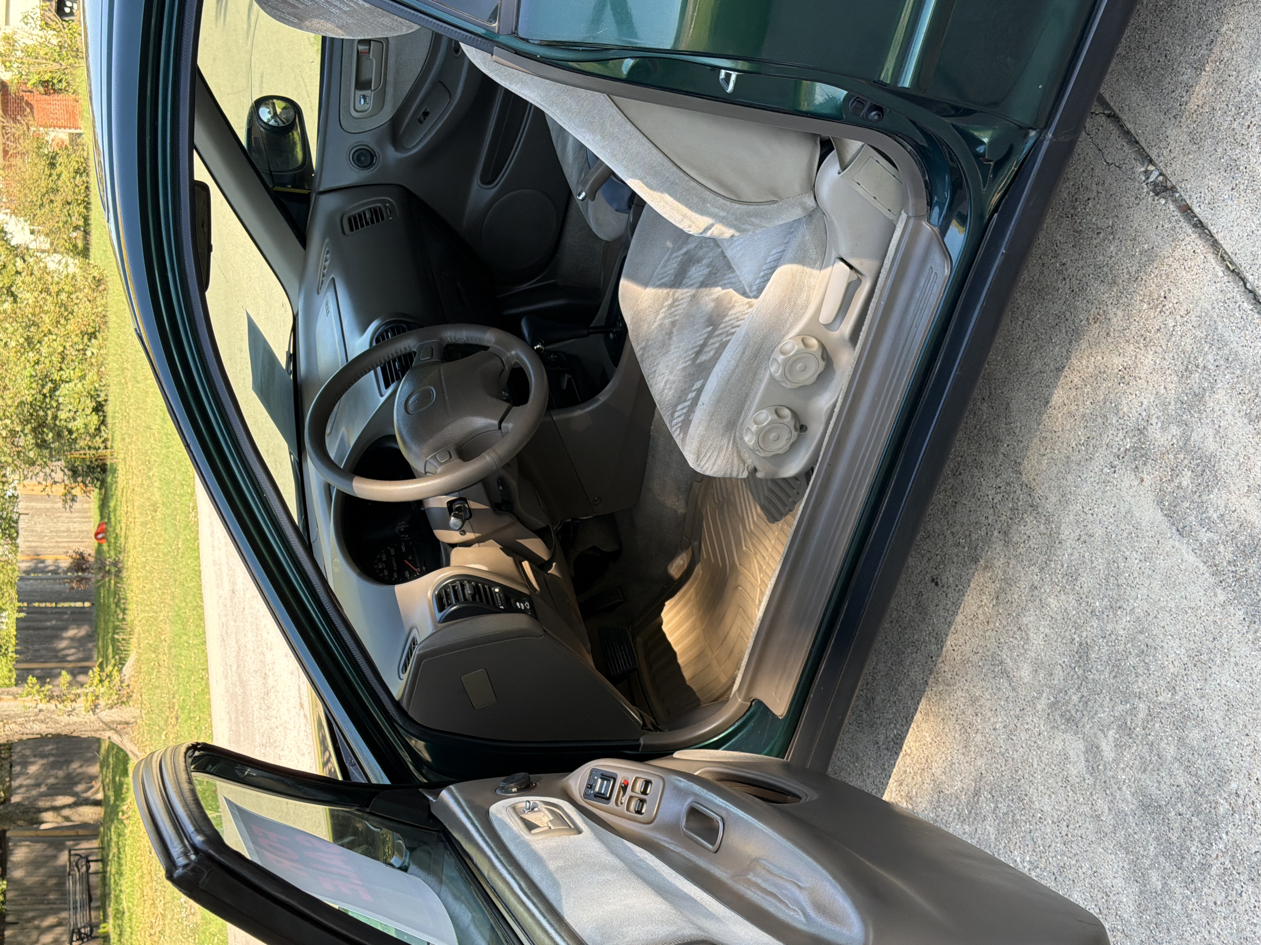 Used 2000 Acura Integra LS FWD image 2