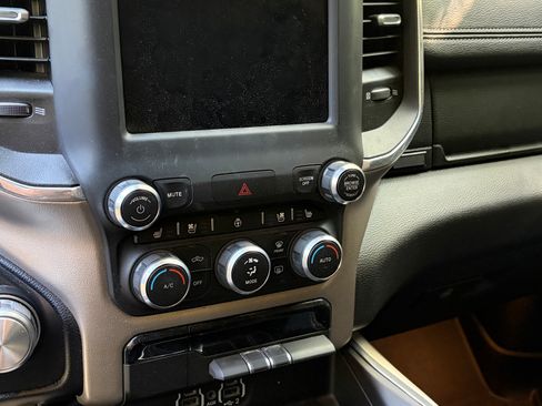 Used 2021 RAM 1500 Laramie AWD/4WD image 18