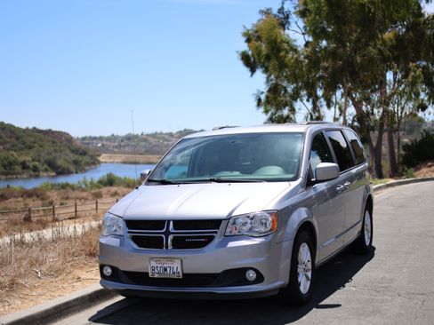 Used 2018 Dodge Grand Caravan SXT FWD image 8