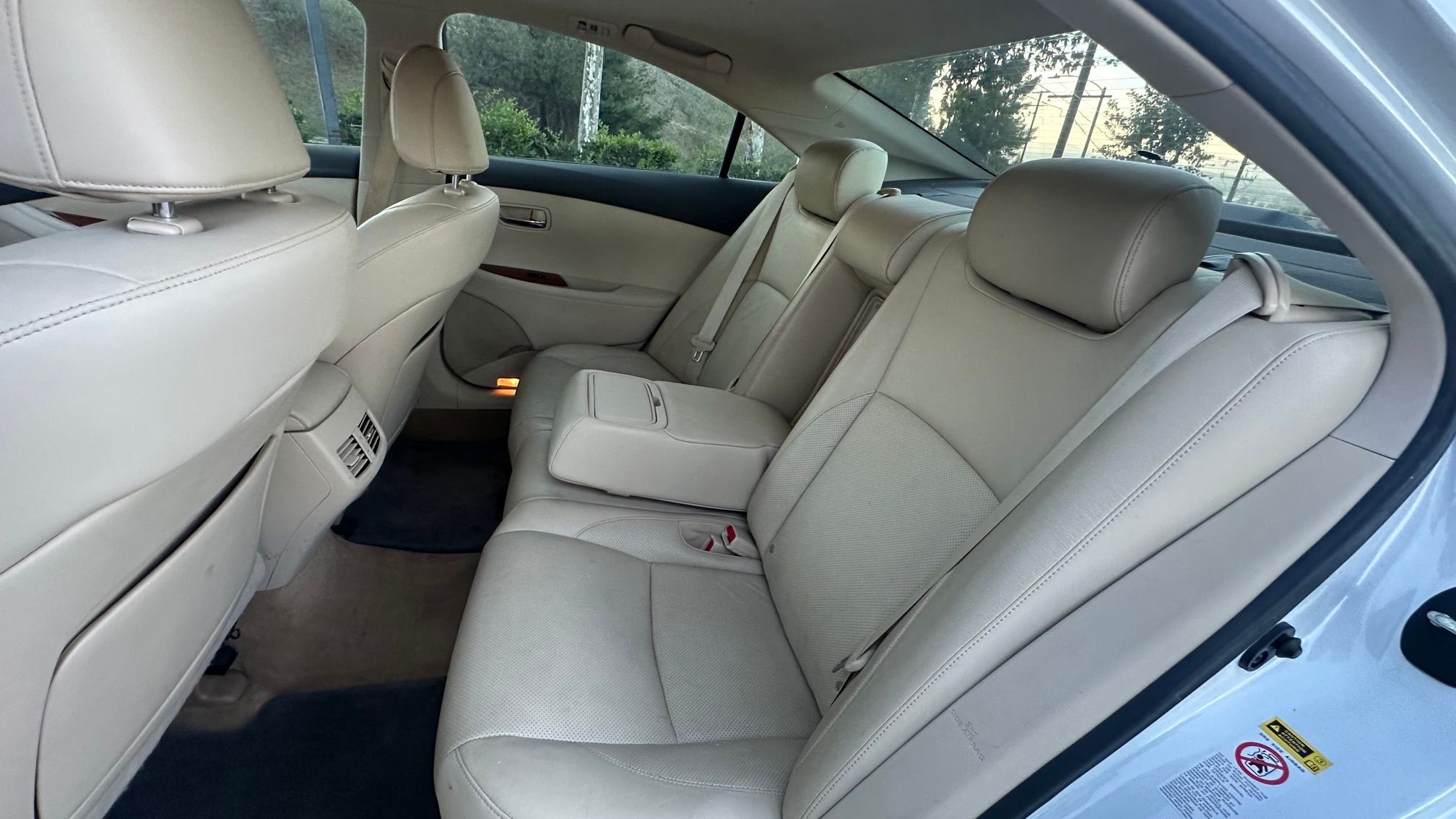 Used 2010 Lexus ES 350 w/ Preferred Accessory Package FWD image 8