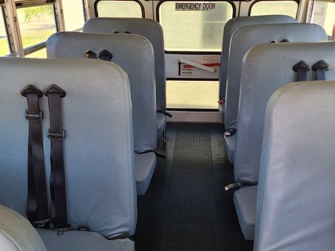 Used 2004 Chevrolet Express 3500 w/ School Bus Package image 9