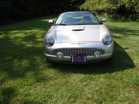 Used 2005 Ford Thunderbird RWD image 10