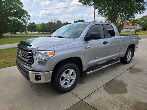 Used 2017 Toyota Tundra SR5 w/ SR5 Upgrade Package image 1