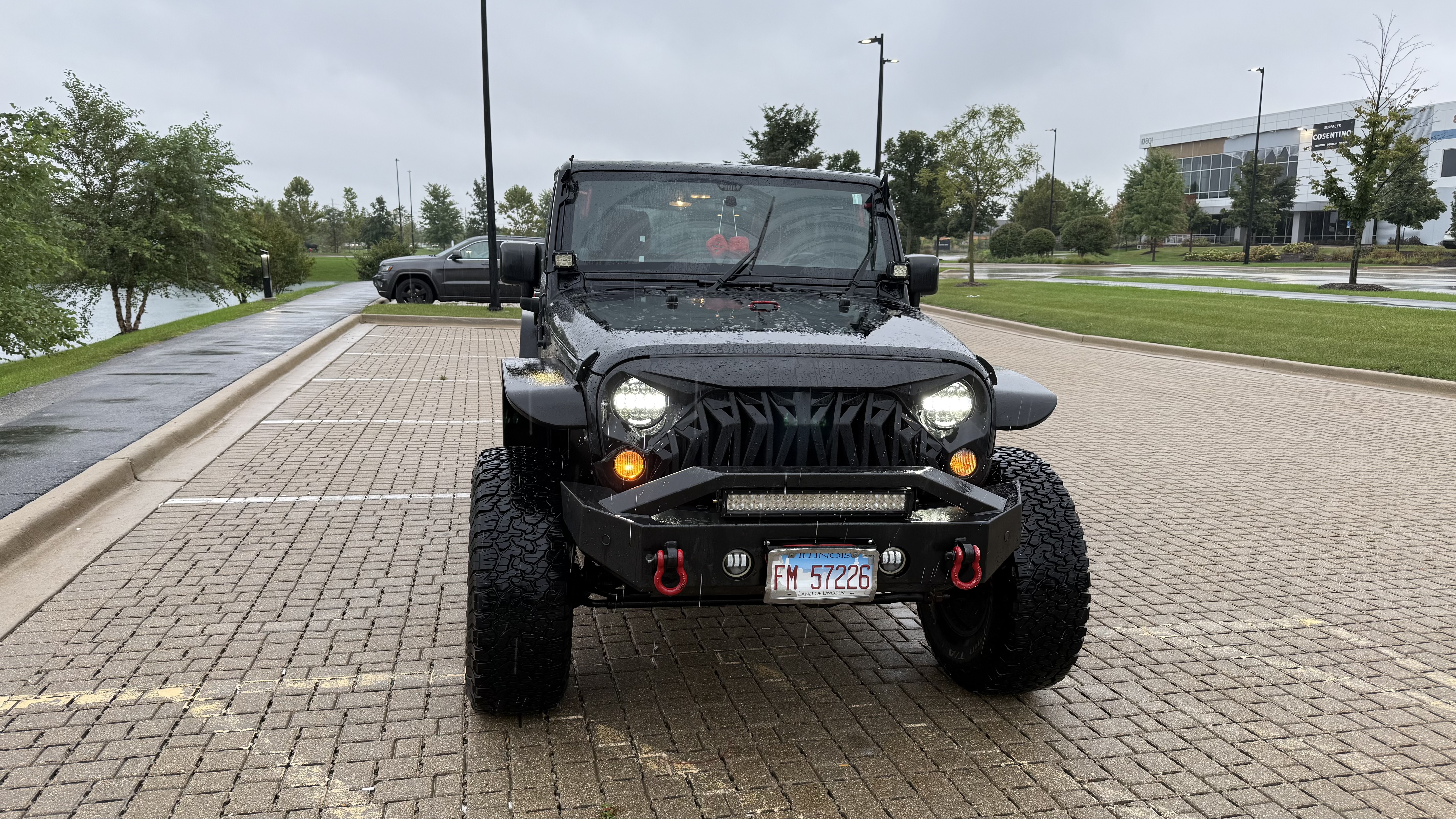 Used 2014 Jeep Wrangler Unlimited Sahara w/ Mopar Chrome Edition Group AWD/4WD image 5