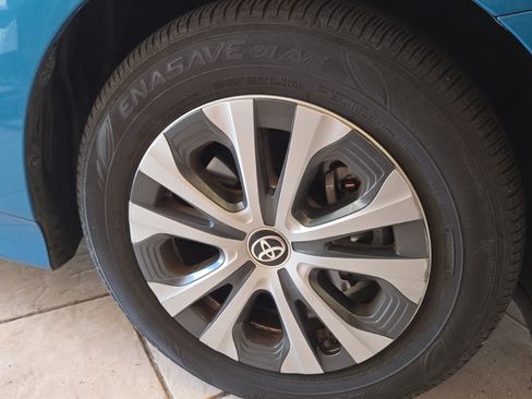 Used 2020 Toyota Prius Prime XLE image 18