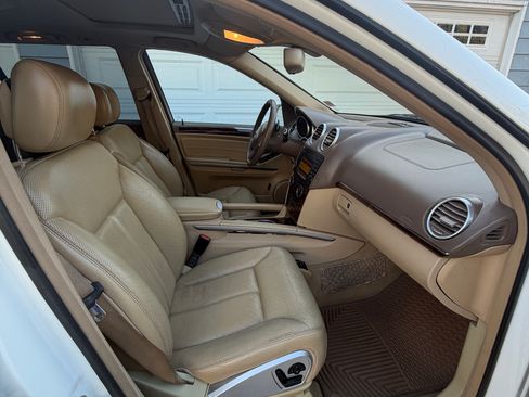 Used 2009 Mercedes-Benz GL 550 4MATIC image 11