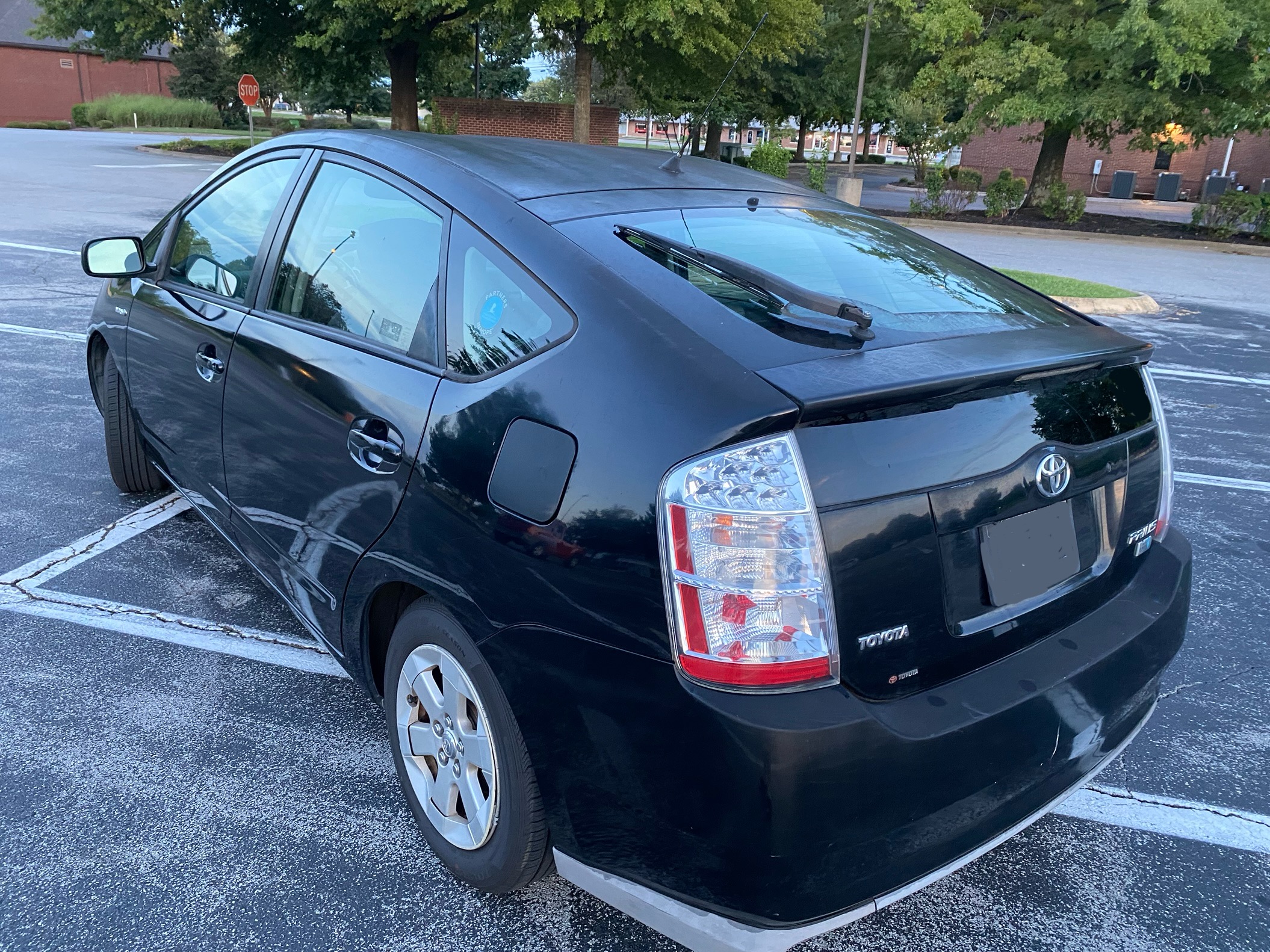 Used 2008 Toyota Prius w/ Pkg 6 FWD image 2