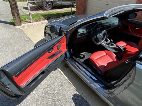 Used 2011 BMW 328i Convertible RWD image 11