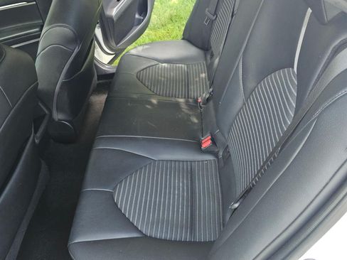 Used 2021 Toyota Camry SE FWD image 14