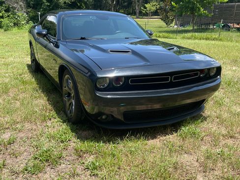 Used 2015 Dodge Challenger R/T Plus RWD image 1