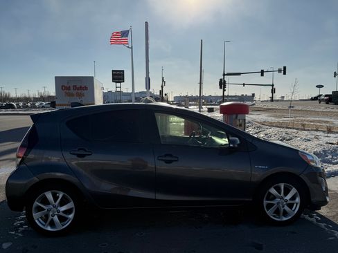 Used 2015 Toyota Prius C Four image 5