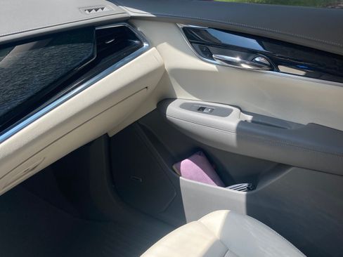 Used 2020 Cadillac XT6 Premium Luxury image 5