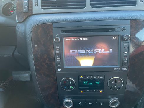 Used 2013 GMC Yukon Denali image 7