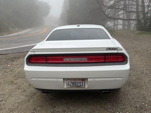 Used 2013 Dodge Challenger SXT Plus image 6