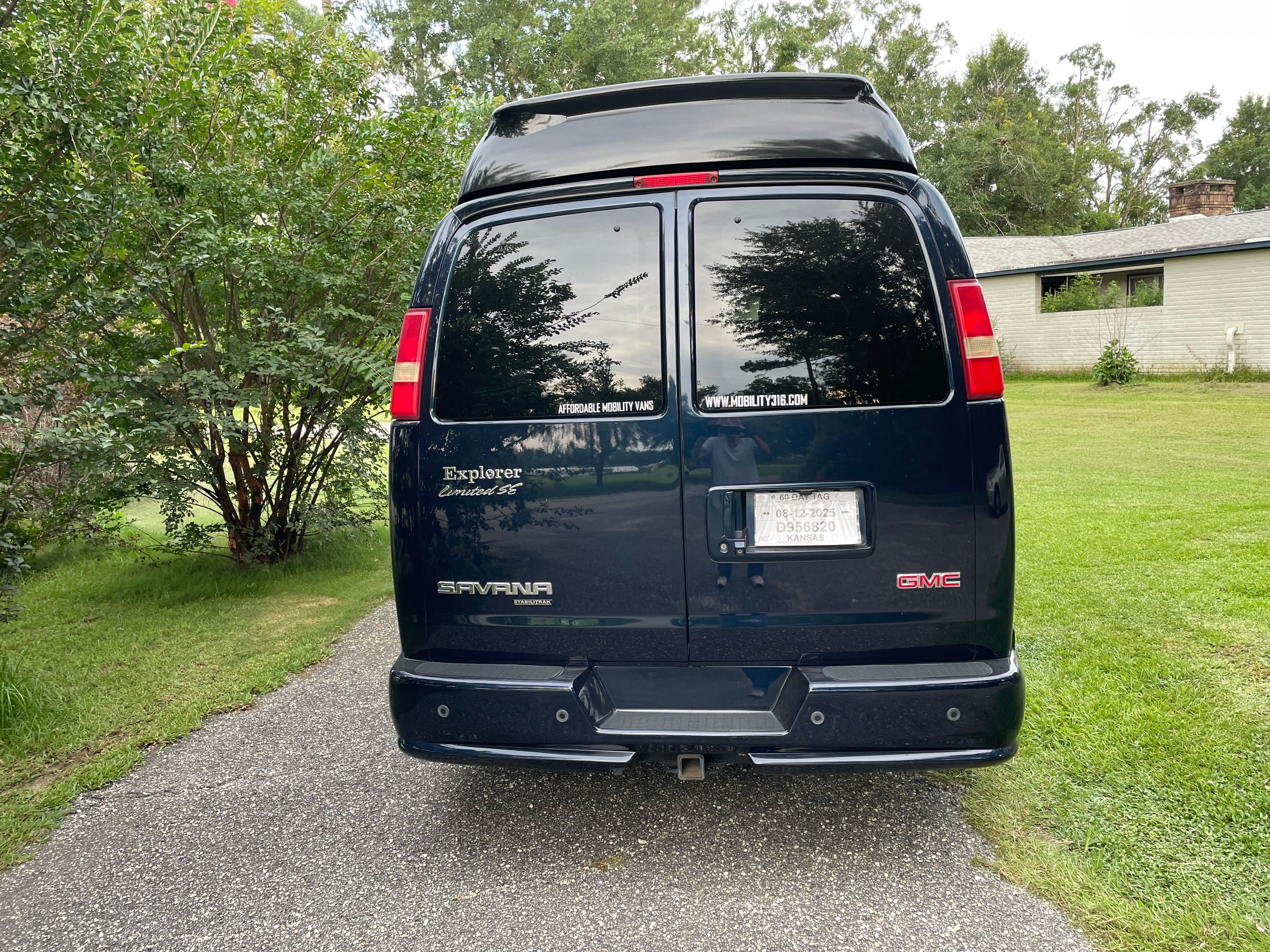 Used 2014 GMC Savana 2500 Extended RWD image 25