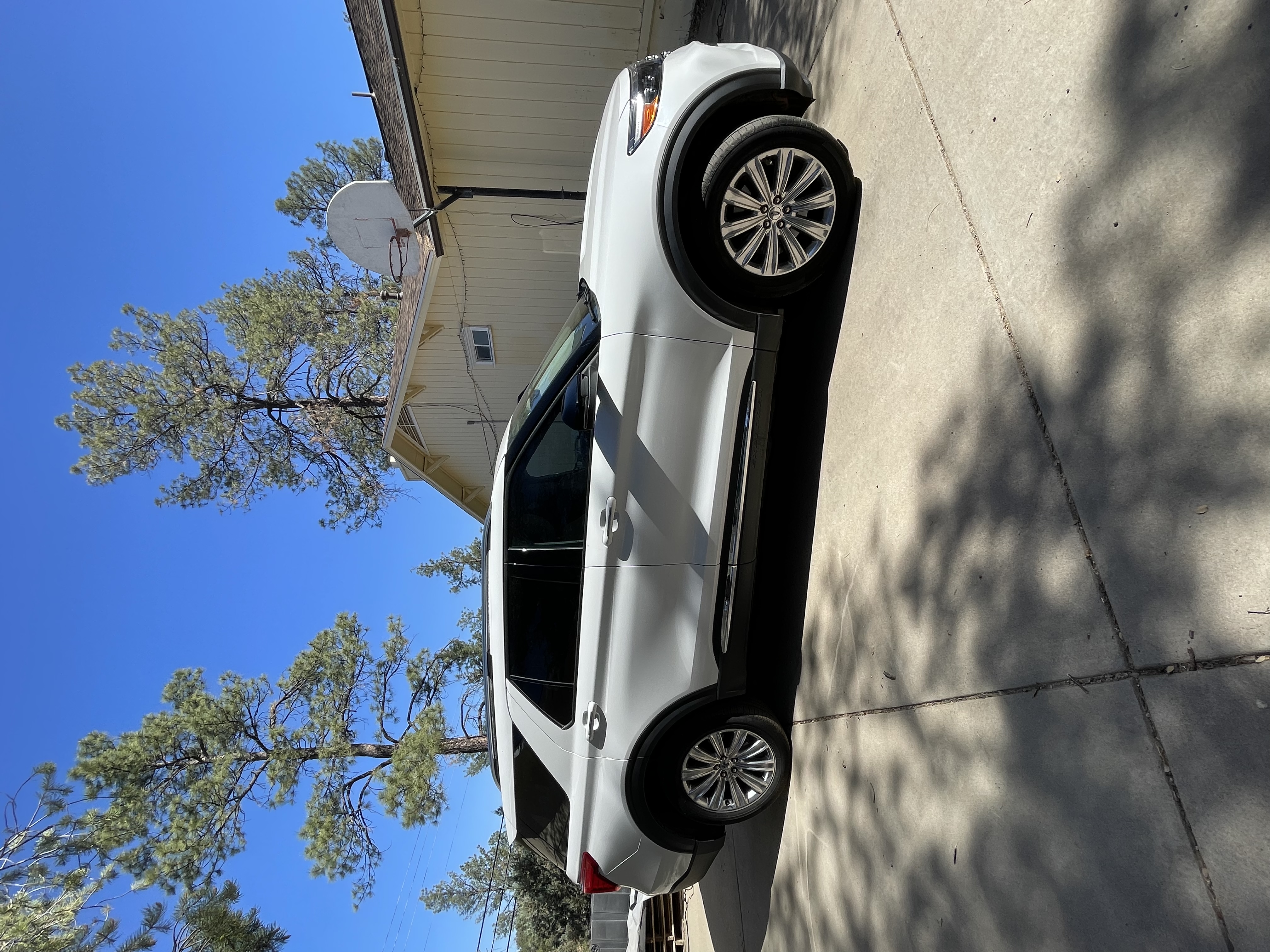Used 2020 Ford Explorer Limited w/ Hybrid Equipment Group 310A RWD image 2