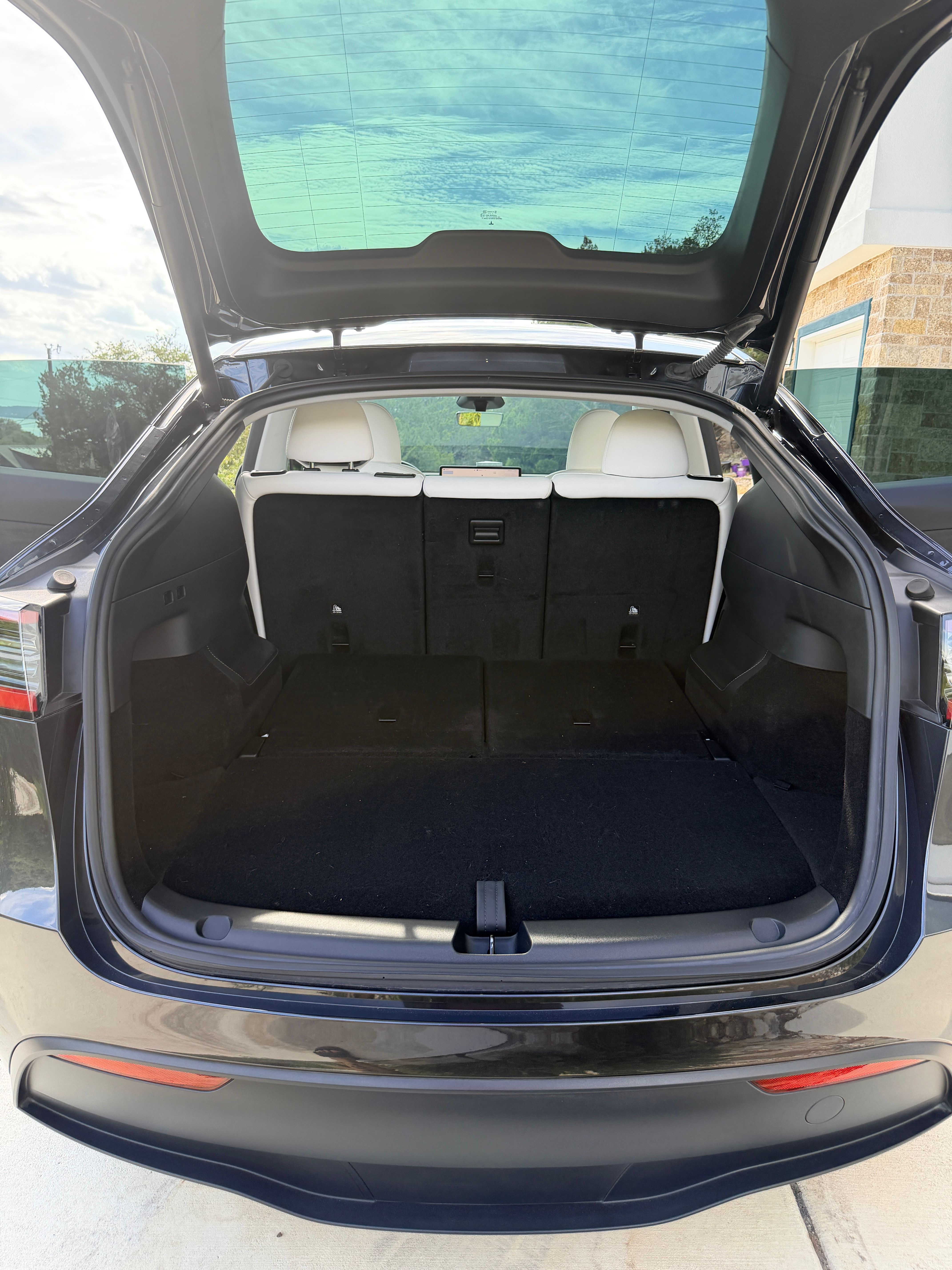 Used 2024 Tesla Model Y Long Range AWD/4WD image 32