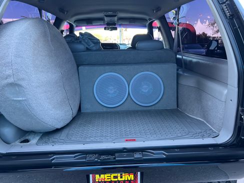 Used 1996 Chevrolet Tahoe 4WD 2-Door image 23