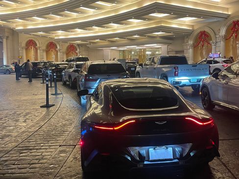 Used 2019 Aston Martin V8 Vantage Coupe image 13