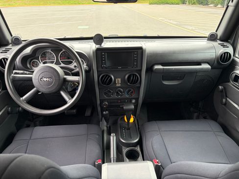 Used 2010 Jeep Wrangler Unlimited Sport AWD/4WD image 11