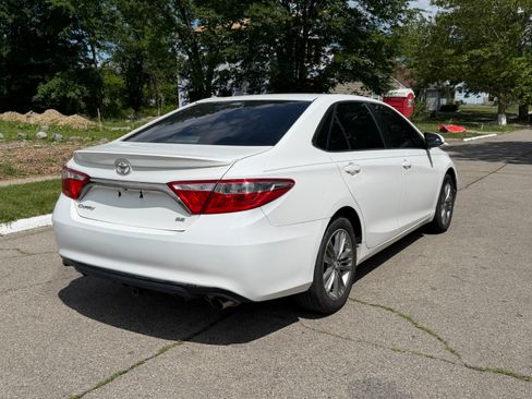 Used 2016 Toyota Camry SE FWD image 5
