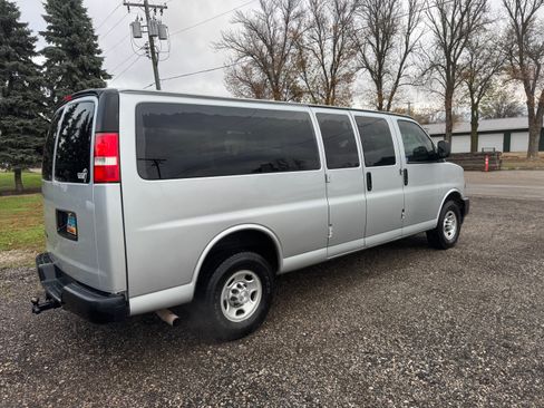 Used 2019 Chevrolet Express 3500 LS image 4