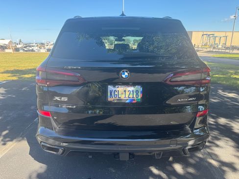 Used 2022 BMW X5 xDrive40i w/ M Sport Package AWD/4WD image 6