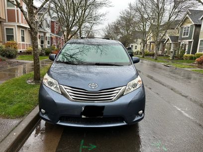 Used 2017 Toyota Sienna XLE Premium