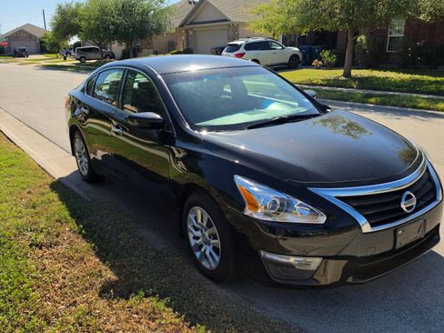 Used 2013 Nissan Altima 2.5 S image 2