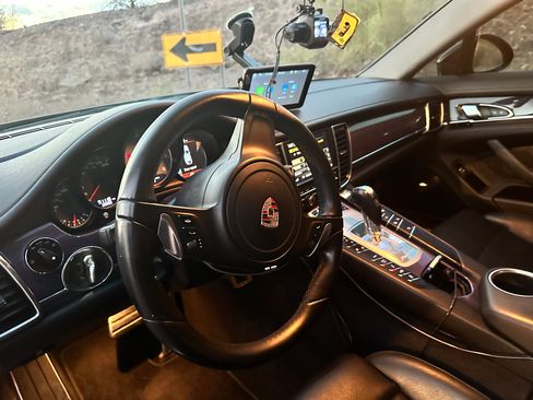 Used 2014 Porsche Panamera 4S image 17