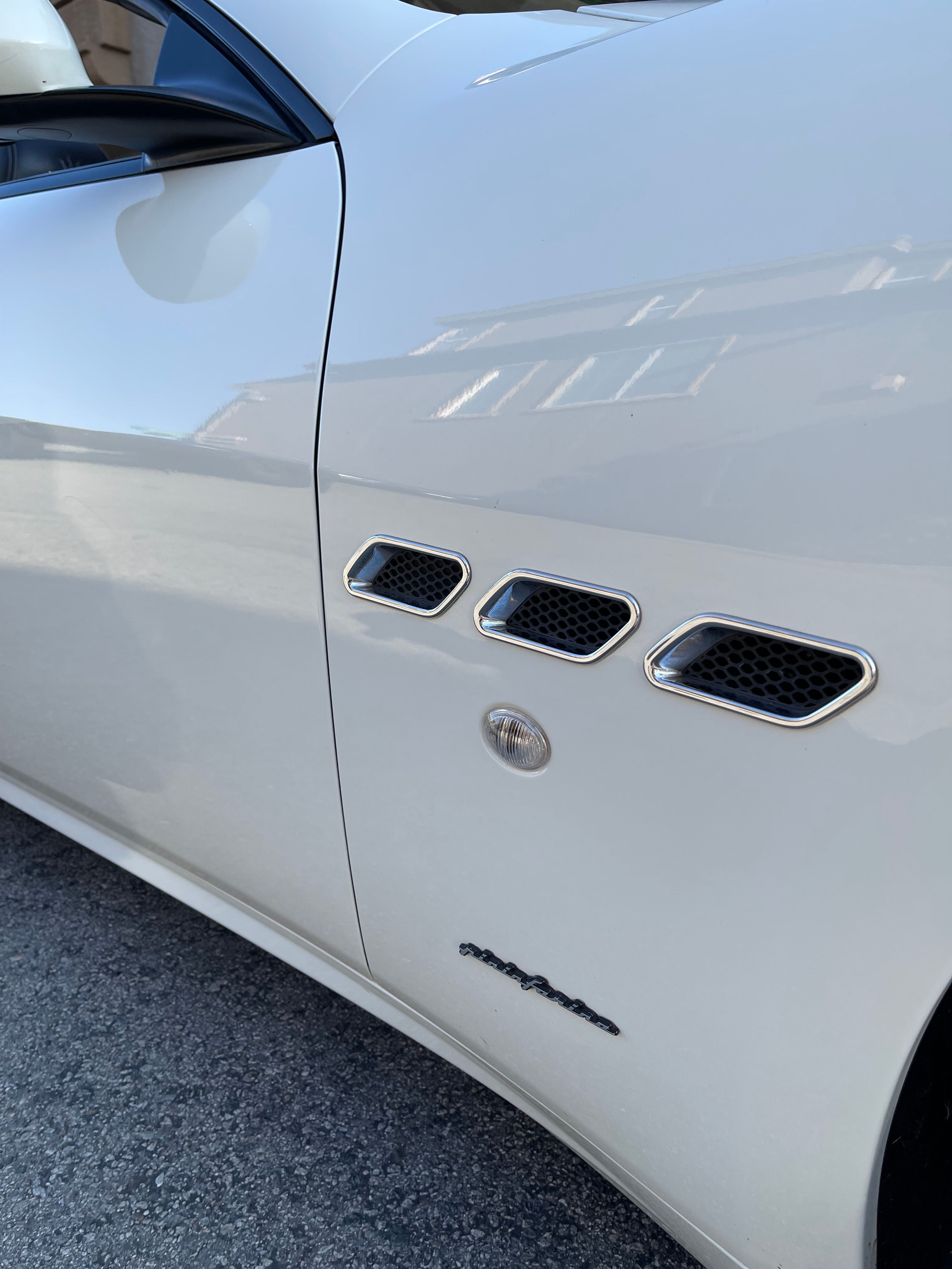 Used 2012 Maserati GranTurismo Convertible RWD image 27