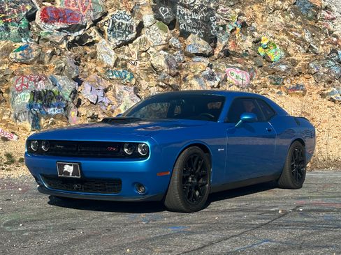 Used 2015 Dodge Challenger R/T Plus image 4