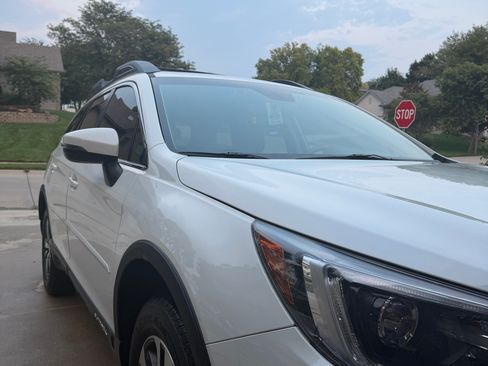 Used 2019 Subaru Outback 2.5i Limited AWD/4WD image 9