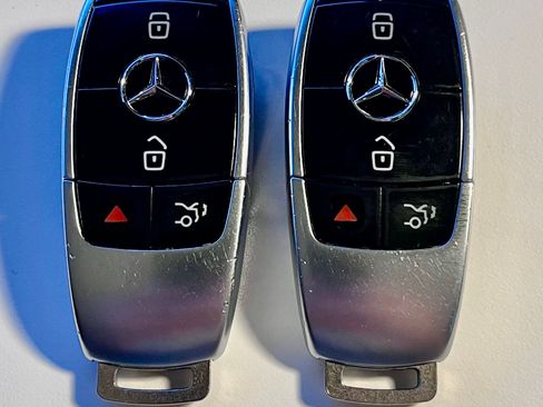 Used 2017 Mercedes-Benz E 300 4MATIC image 10