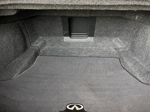 Used 2015 INFINITI Q70 L 5.6 w/ V8 Deluxe Technology Package image 11