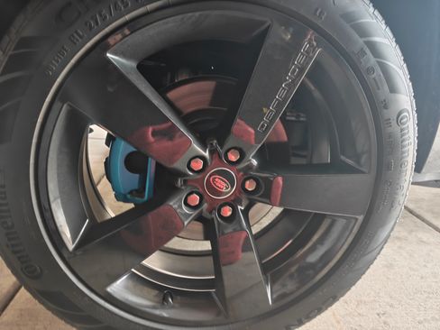 Used 2023 Land Rover Defender 110 X-Dynamic SE image 16