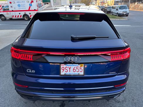 Used 2022 Audi Q8 Prestige image 5