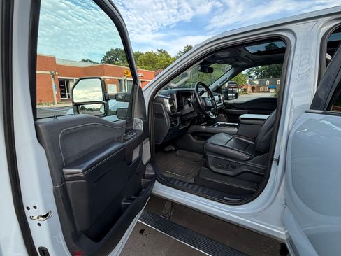 Used 2025 Ford F350 Lariat w/ Lariat Ultimate Package AWD/4WD image 22