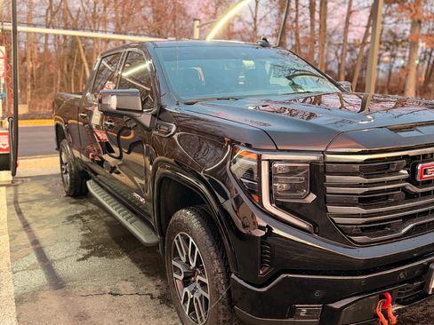 Used 2025 GMC Sierra 1500 AT4 w/ AT4 Premium Package image 2