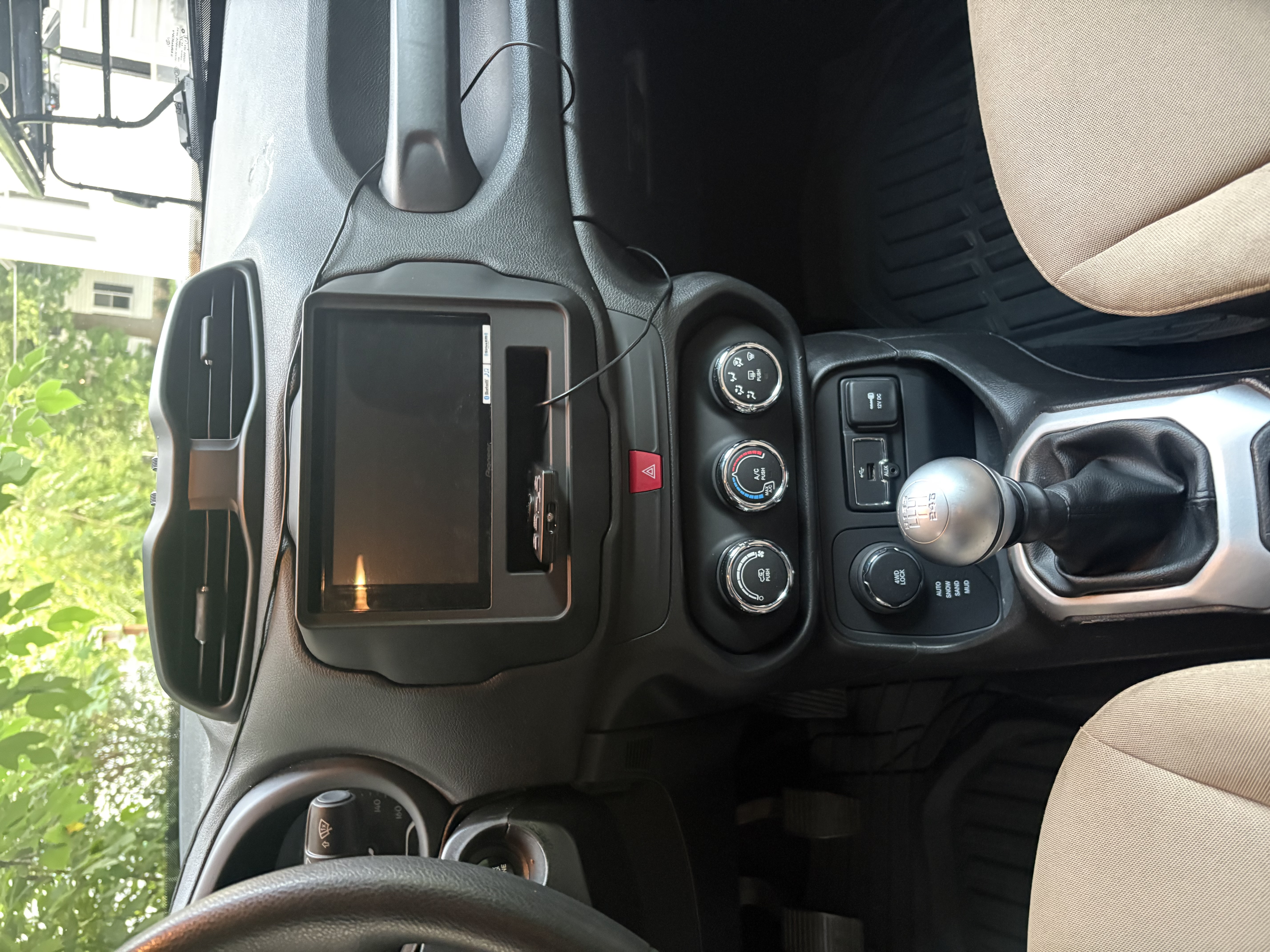 Used 2017 Jeep Renegade Sport w/ Power & Air Group AWD/4WD image 6