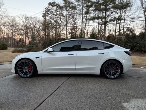 Used 2021 Tesla Model 3 Performance image 4
