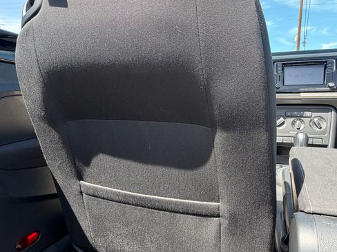 Used 2018 Volkswagen Beetle 2.0T Coast FWD image 11